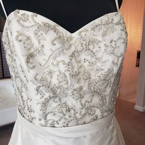 Paloma blanca wedding gown